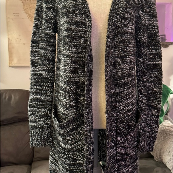 FOREVER 21 MID-THIGH LENGTH BLACK AND WHITE MARLED COZY POCKET HAVING CARDIGAN🖤 - Picture 5 of 6